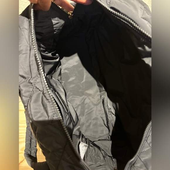 Mark Jacobs Medium Weekender Bag! - Picture 4 of 16